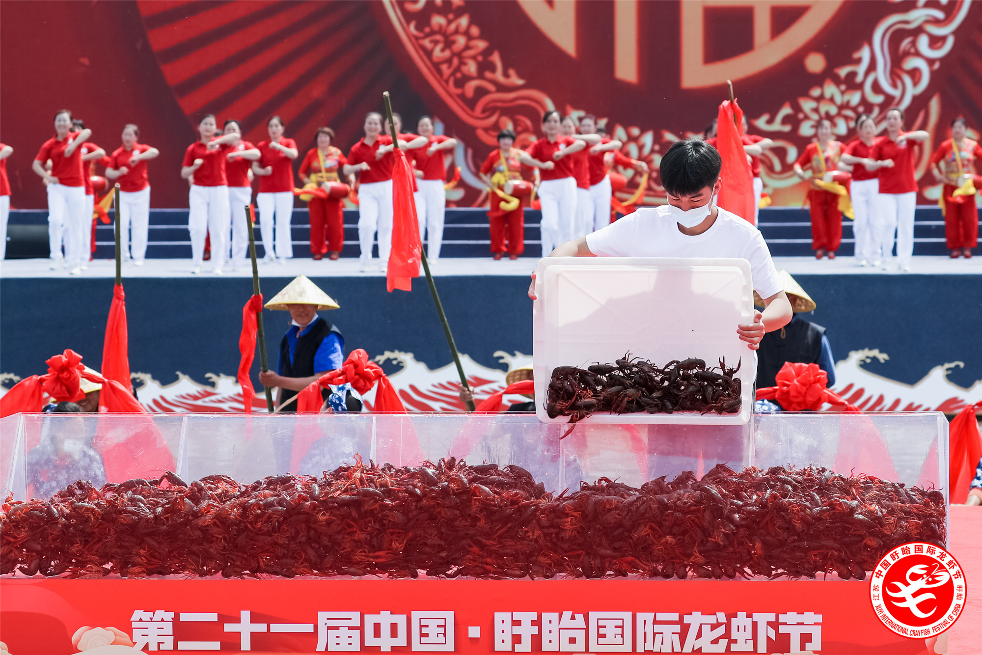 1621583047103833.jpg 龍蝦開捕現場2_副本.jpg
